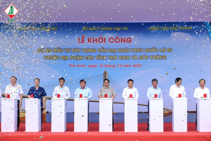 Thủ tướng Chính phủ Phạm Minh Chính, cùng lãnh đạo các bộ, ngành, địa phương nhấn nút khởi công cầu Đại Ngãi.