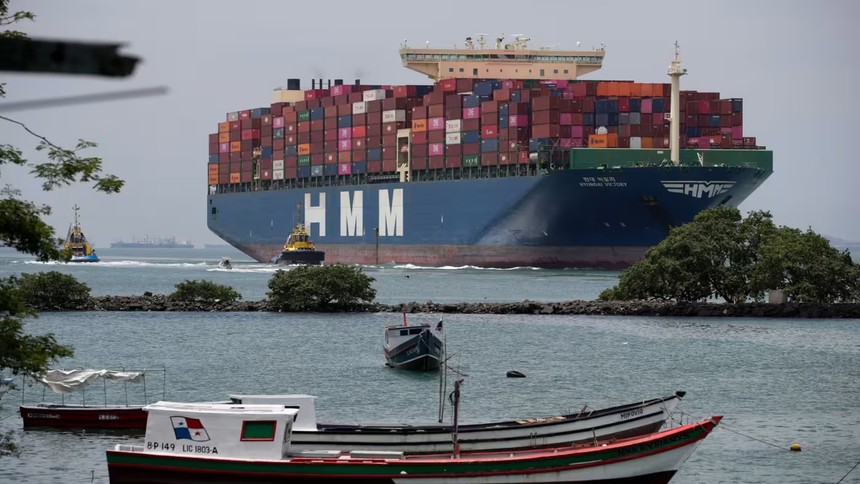 Các nhà khai thác kênh đào Panama cắt giảm lượng tàu qua lại khi hạn hán ngày càng trầm trọng