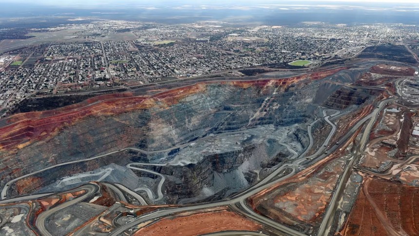 Mỏ lithium ở Úc thu hút các tập đoàn khoáng sản lớn