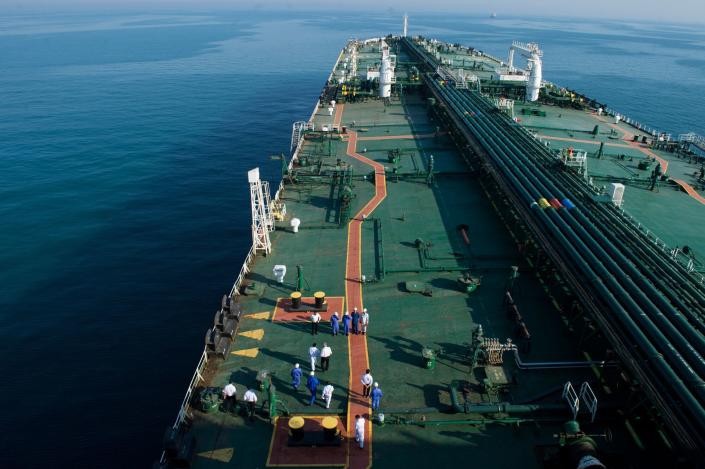 Ả Rập Xê Út giảm giá bán dầu sang châu Á khi thị trường tiếp tục suy yếu
