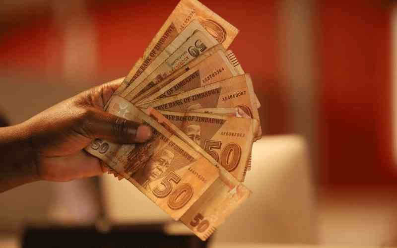 Zimbabwe tung ra đồng nội tệ mới được hỗ trợ bởi vàng