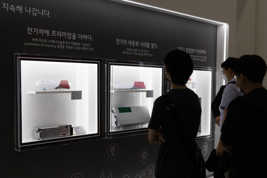 Dự trữ pin xe điện góp phần tăng mạnh chứng khoán tại Hàn Quốc
