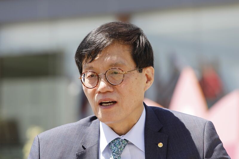 Thống đốc Ngân hàng Trung ương Hàn Quốc cảnh báo cuộc chiến lạm phát vẫn chưa kết thúc