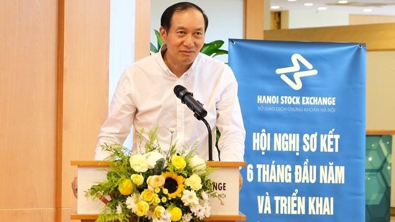 Ông Phạm Hồng Sơn, Phó Chủ tịch Ủy ban chứng khoán Nhà nước phát biểu chỉ đạo tại Hội nghị