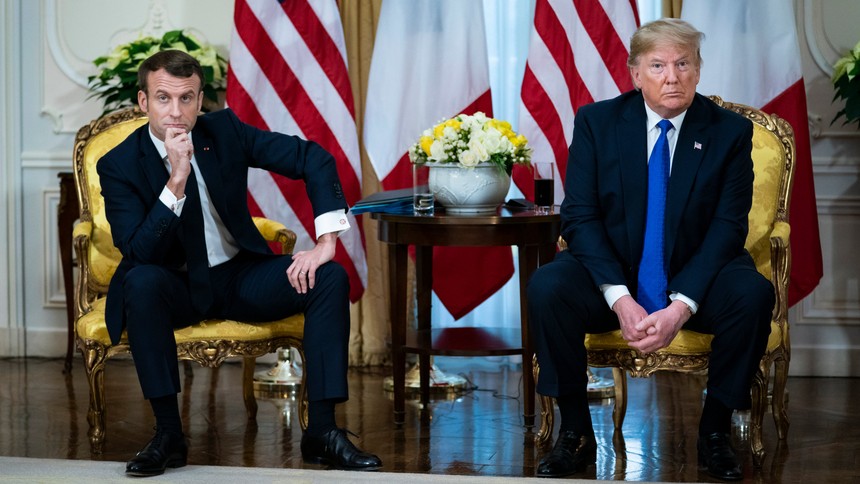Tổng thống Pháp Emmanuel Macron và Tổng thống Mỹ Donald Trump tại cuộc gặp bên lề Hội nghị thượng đỉnh NATO hôm 3/12. Ảnh: The New Yorks Times.