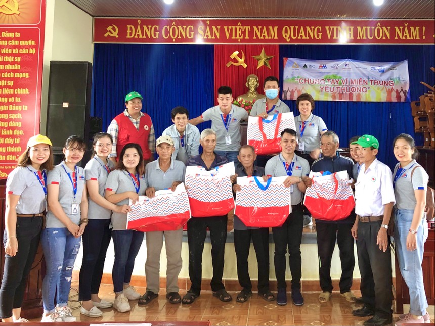 MM Mega Market cứu trợ bà con vùng lũ miền Trung tại 2 tỉnh Quảng Nam và Thừa Thiên Huế