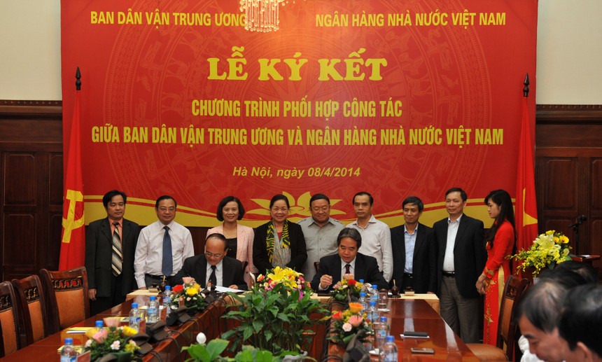 NHNN Việt Nam và Ban Dân vận Trung ương ký chương trình phối hợp công tác 
