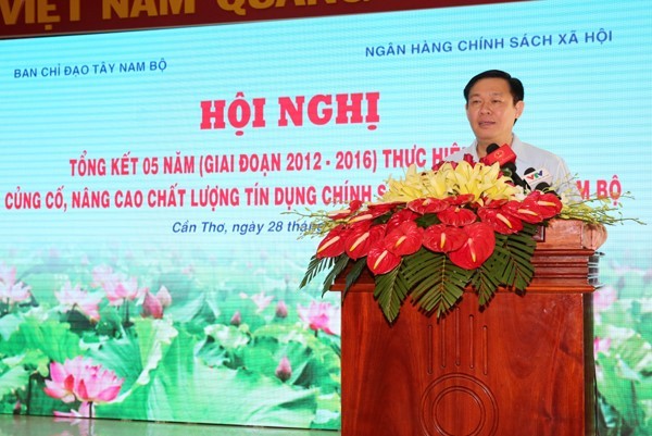 Ủy viên Bộ Chính trị, Phó thủ tướng Chính phủ Vương Đình Huệ phát biểu tại Hội nghị