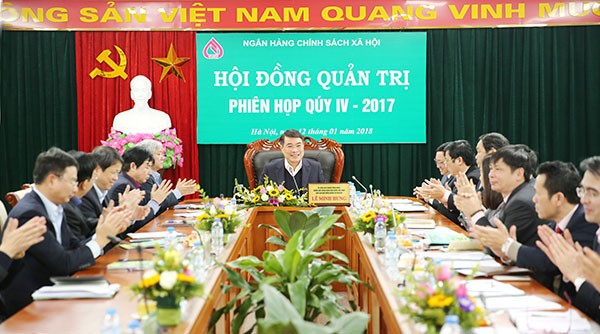 Thống đốc NHNN kiêm Chủ tịch HĐQT Ngân hàng Chính sách xã hội Lê Minh Hưng chủ trì phiên họp