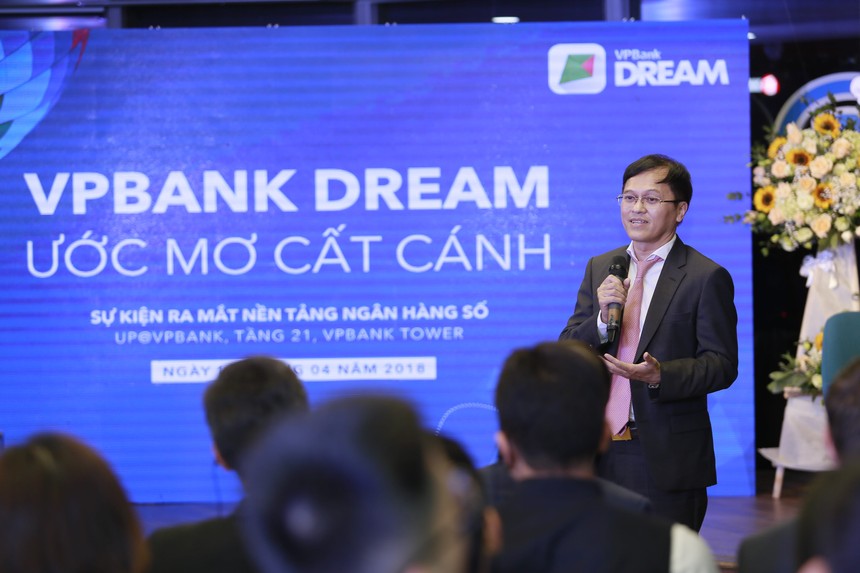 Ông Nguyễn Đức Vinh, Tổng Giám đốc VPBank phát biểu ra mắt nền tảng ngân hàng số VPBank Dream.