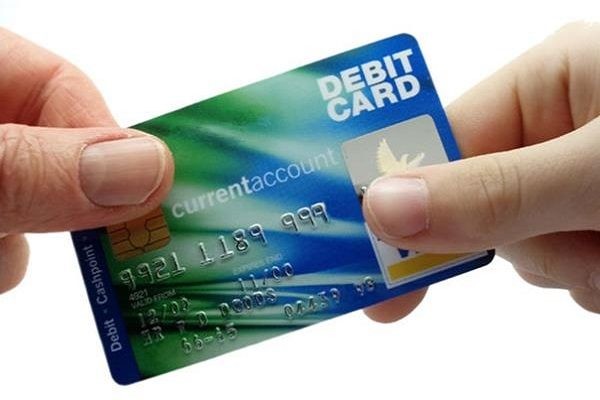 Những điểm đáng lưu ý với thẻ ghi nợ