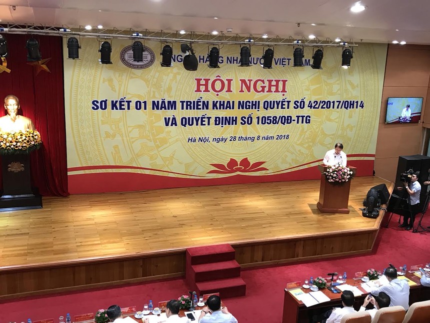 Ông Nguyễn Văn Du, Phó Chánh Thanh tra giám sát ngân hàng, Cơ quan Thanh tra giám sát NHNN trình bày Báo cáo tại Hội nghị