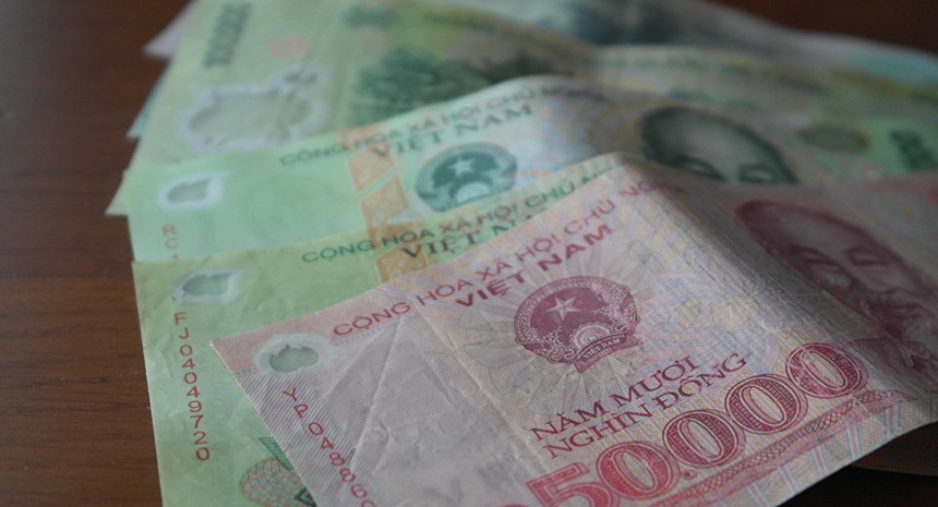 Phá hoại, hủy hoại tiền Việt Nam trái pháp luật sẽ bị phạt tiền