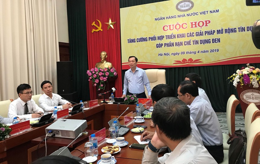 Phó Thống đốc NHNN Việt Nam Đào Minh Tú chủ trì cuộc họp.