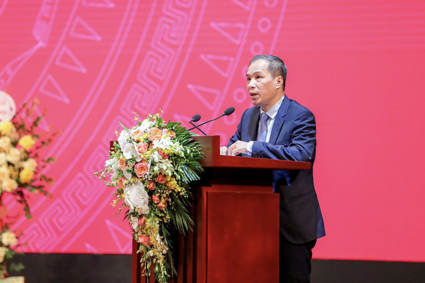 Ông Đoàn Thái Sơn, Ủy viên Ban cán sự Đảng, Phó Thống đốc Ngân hàng Nhà nước Việt Nam phát biểu tại Hội nghị.