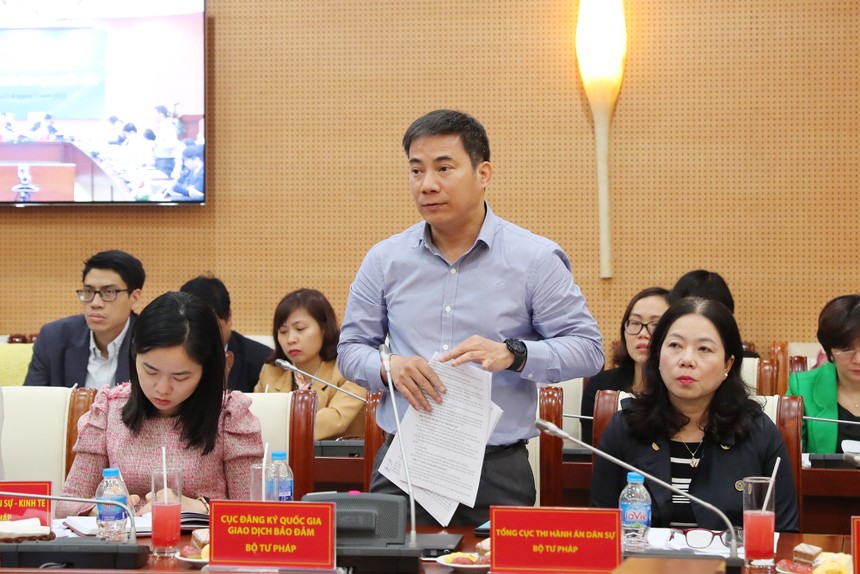 Ông Nguyễn Hồng Hải, Phó cục trưởng Cục Đăng ký Quốc gia Giao dịch Bảo đảm (NRAST), Bộ Tư pháp Việt Nam phát biểu tại Toạ đàm.