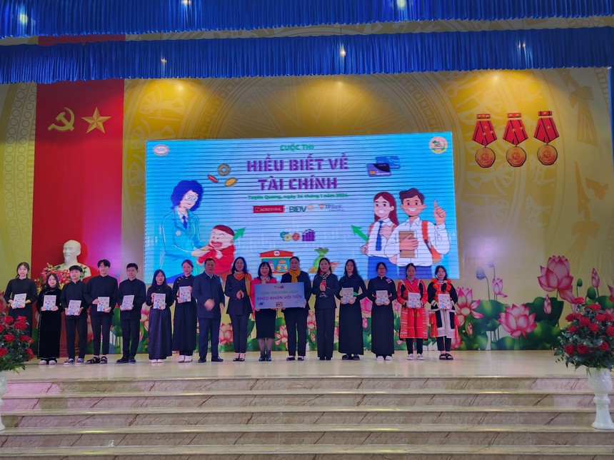 Chương trình giáo dục tài chính “Khéo khôn với tiền” đến Tuyên Quang 
