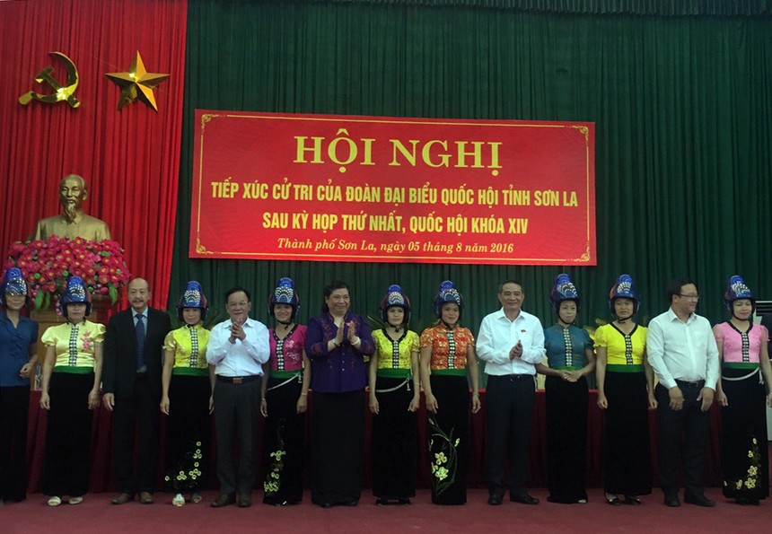 Ông Bùi Hoài Giang, , Phó tổng giám đốc PJICO (đứng thứ 3 từ trái sang)