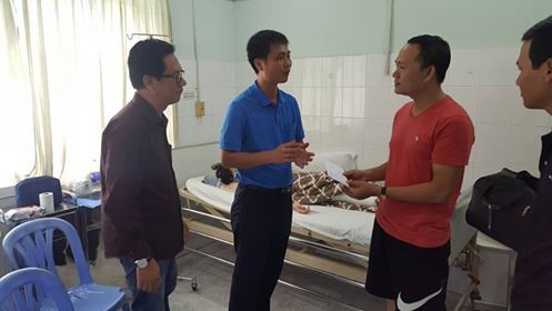 Ðại diện Bảo hiểm Bảo Việt tới thãm hỏi các nạn nhân trong vụ tai nạn