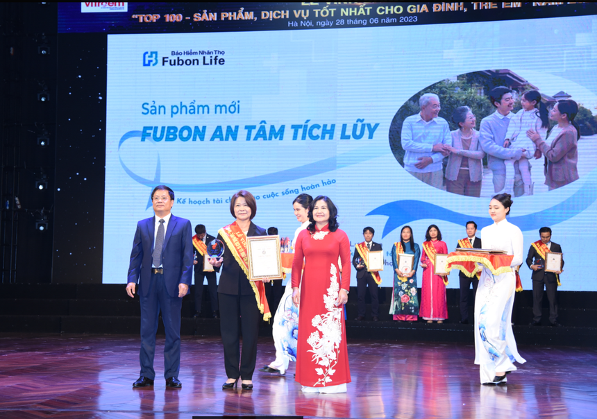 Fubon Life Việt Nam nhận giải thưởng sản phẩm dịch vụ tốt nhất