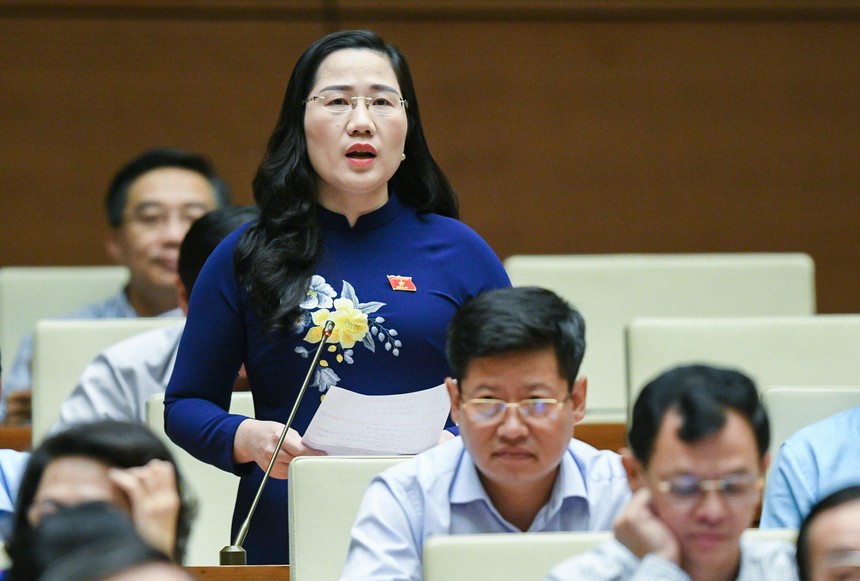 ĐBQH Nguyễn Thị Thuỷ (đoàn Bắc Kạn) cho rằng, không nên bỏ vai trò giải quyết tranh chấp đất đai của Chủ tịch UBND cấp tỉnh, cấp huyện.