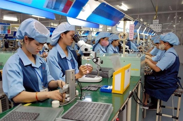 Vì sao UOB điều chỉnh giảm dự báo tăng trưởng Việt Nam năm 2023 xuống 5,2%?