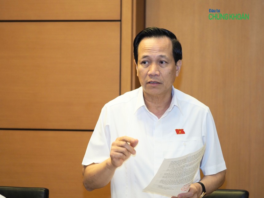 Bộ trưởng Bộ Lao động, Thương binh và Xã hội Đào Ngọc Dung nói về cải cách tiền lương tại họp tổ sáng 24/10 (Ảnh: Minh Minh)