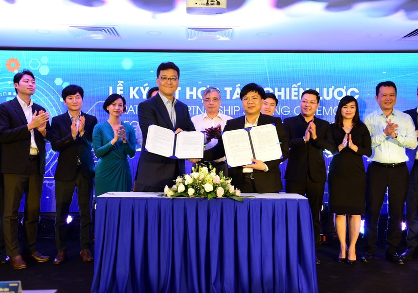 Lễ ký kết hợp tác chiến lược toàn diện giữa Egroup và Samsung Việt Nam 