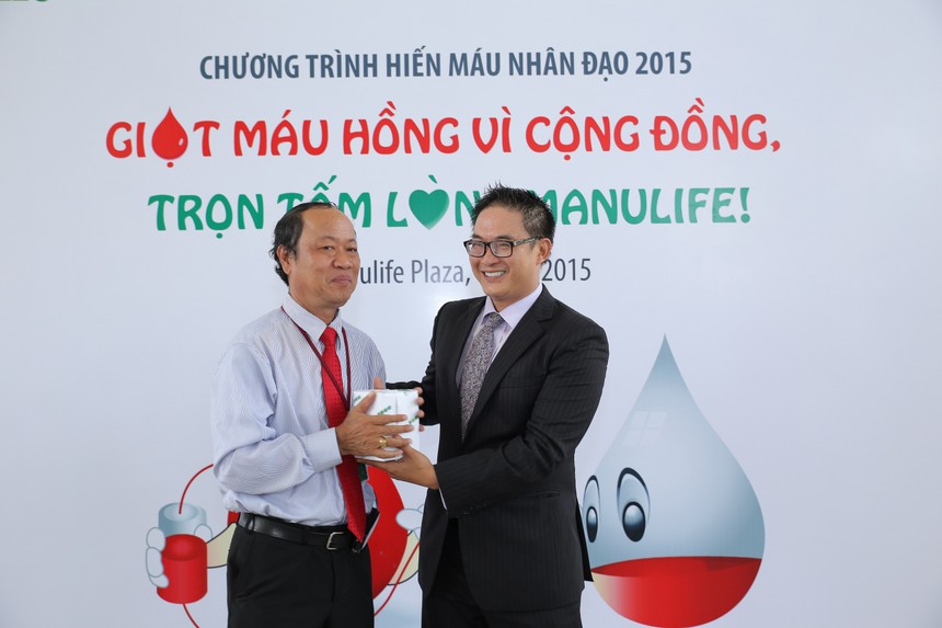 Hơn 150 nhân sự của Manulife Việt Nam tham gia hiến máu nhân đạo 