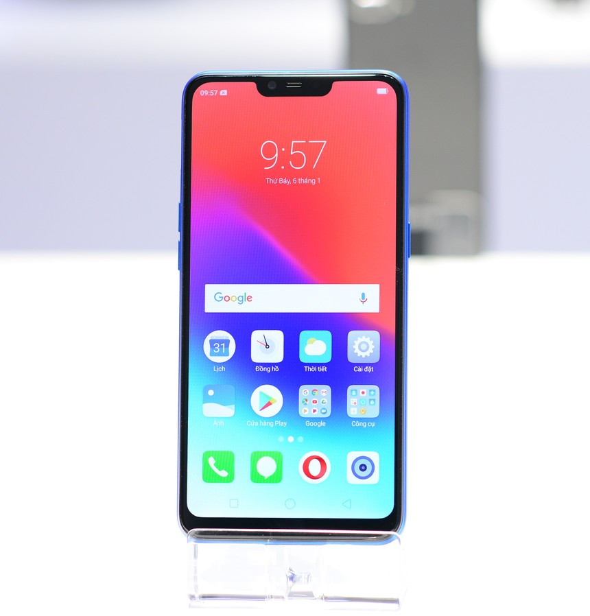 Sau khi tách khỏi OPPO, Realme chính thức ra mắt 3 dòng smartphone đầu tiên tại Việt Nam