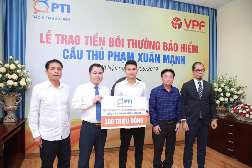 Cầu thủ Phạm Xuân Mạnh được bảo hiểm PTI bồi thường 300 triệu đồng