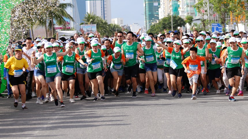 Manulife tài trợ dài hạn marathon quốc tế Đà Nẵng