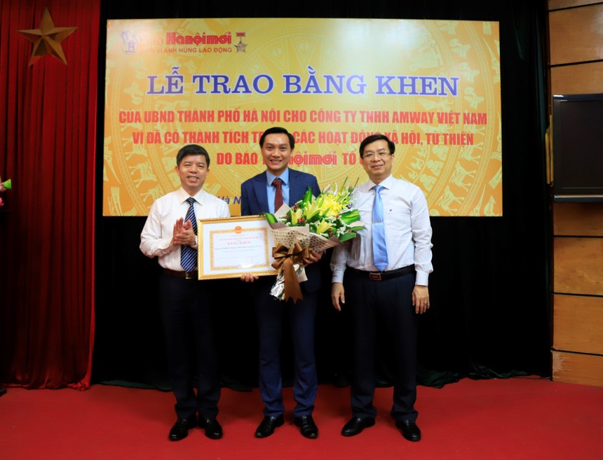 Amway Việt Nam nhận bằng khen của TP Hà Nội và tỉnh Lạng Sơn vì những hoạt động xã hội