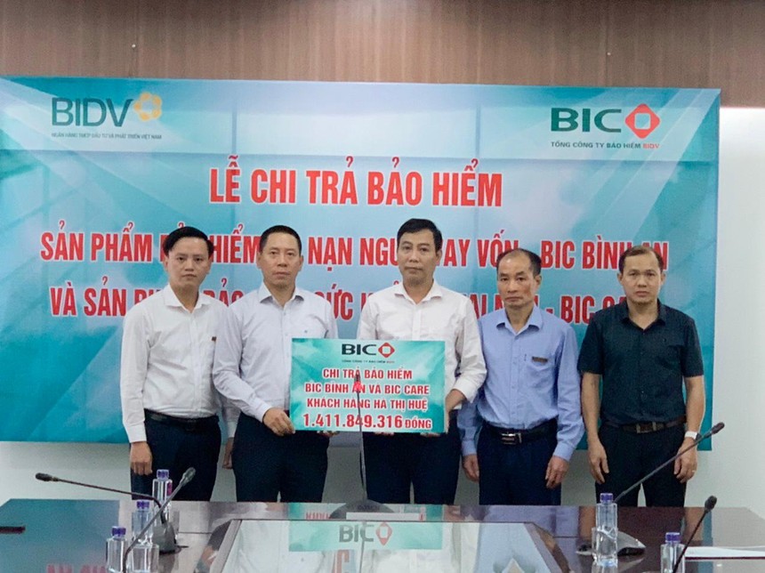BIC chi trả hơn 1,4 tỷ đồng quyền lợi bảo hiểm cho cán bộ BIDV Hà Giang