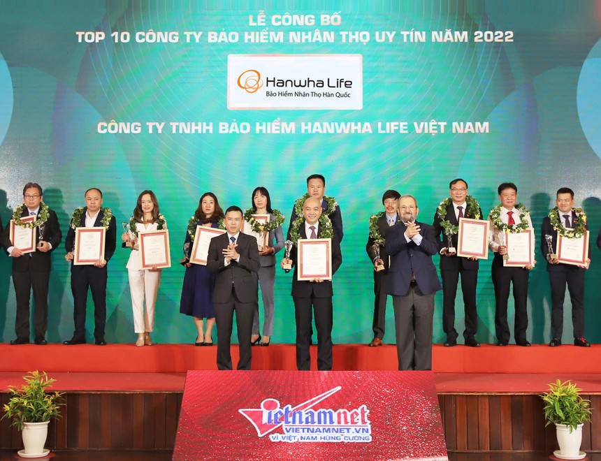 Hanwha Life Việt Nam đạt danh hiệu “Top 10 Công ty Bảo hiểm uy tín năm 2022” 