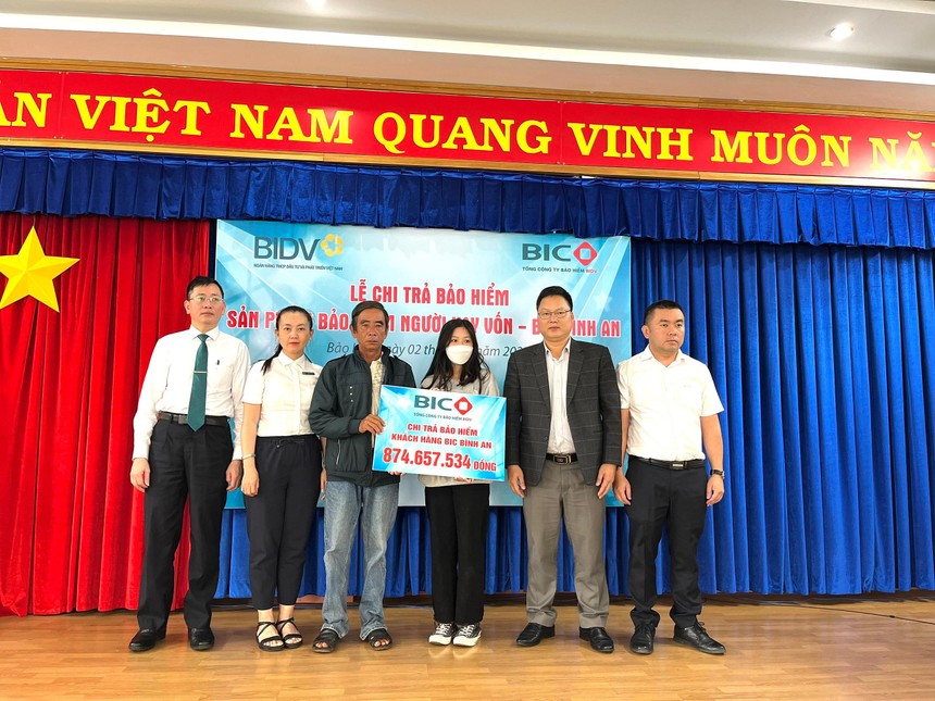 BIC chi trả hơn 870 triệu đồng quyền lợi bảo hiểm người vay vốn cho khách hàng tại Lâm Đồng