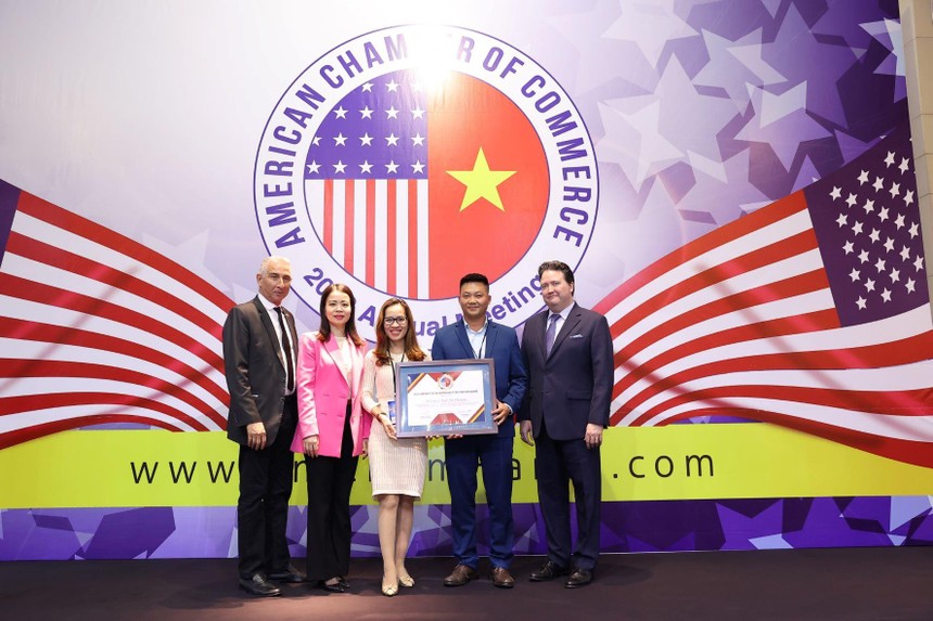 Mondelez Kinh Đô Việt Nam được vinh danh tại Top 100 doanh nghiệp phát triển bền vững năm 2022 