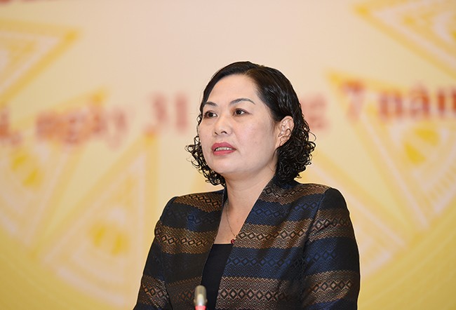 Phó thống đốc Ngân hàng Nhà nước Nguyễn Thị Hồng tại cuộc họp báo chính phủ tháng 7 (Ảnh: chinhphu.vn)