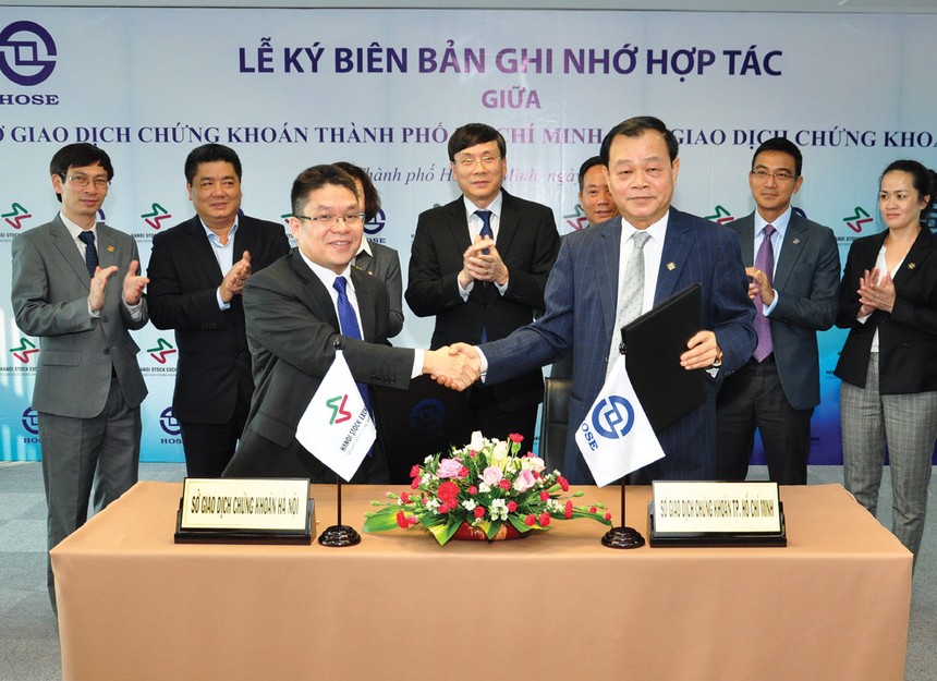Tháng 4/2016, Sở GDCK TP. HCM và Sở GDCK Hà Nội đã ký thỏa thuận hợp tác, đây là một trong những bước chuẩn bị cho việc hợp nhất, hình thành nên Sở GDCK Việt Nam 