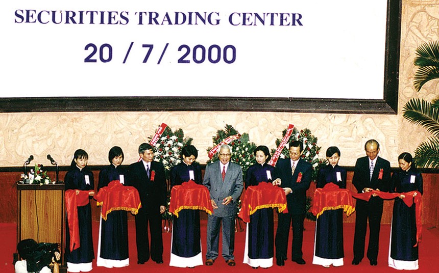 TTCK Việt Nam ngày khai mở 20/7/2000 