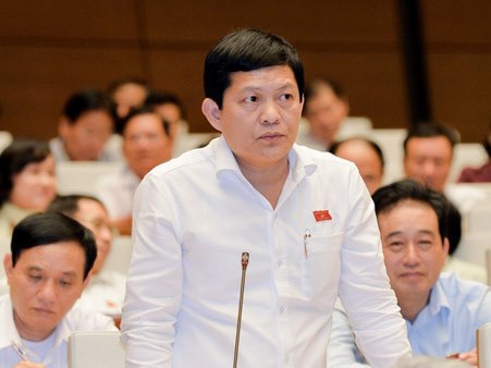 Ông Phạm Phú Quốc phát biểu tại Quốc hội.