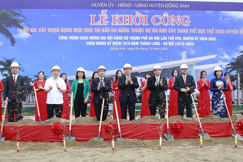 Lãnh đạo TP Hà Nội và các đại biểu khởi công 3 công trình trọng điểm tổng vốn đầu tư gần 1.228 tỷ đồng.