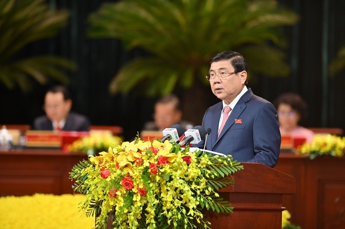 Chủ tịch UBND TP.HCM Nguyễn Thành Phong xin ý kiến đại hội điều chỉnh chỉ tiêu về tốc độ tăng trưởng tổng sản phẩm nội địa trên địa bàn thành phố (GRDP) bình quân hàng năm là 8%, thay vì 8,5%