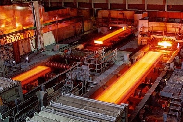 Sản lượng sản xuất sắt thép thô; thép cán ; thép thanh, thép góc 10 tháng 2020 tăng lần lượt là 0,1; 5,3% và 7,6% so với cùng kỳ.