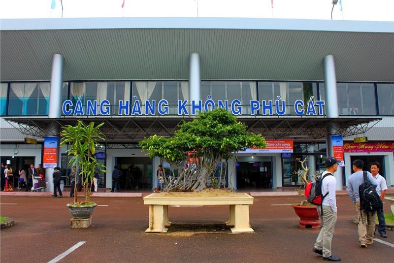 Việc nâng cấp sân bay Phù Cát thành cảng hàng không quốc tế sẽ giúp Bình Định tăng cường thu hút khách du lịch quốc tế đến địa phương.