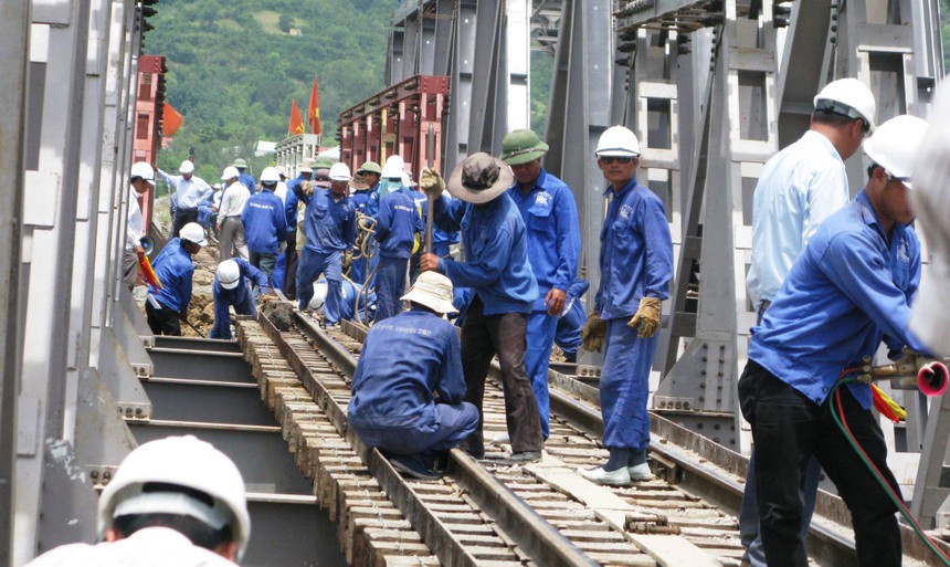 Tổng công ty Đường sắt Việt Nam - đơn vị duy nhất khai thác hệ thống kết cấu đường sắt quốc gia - đã không phát huy được điểm mạnh của mình.