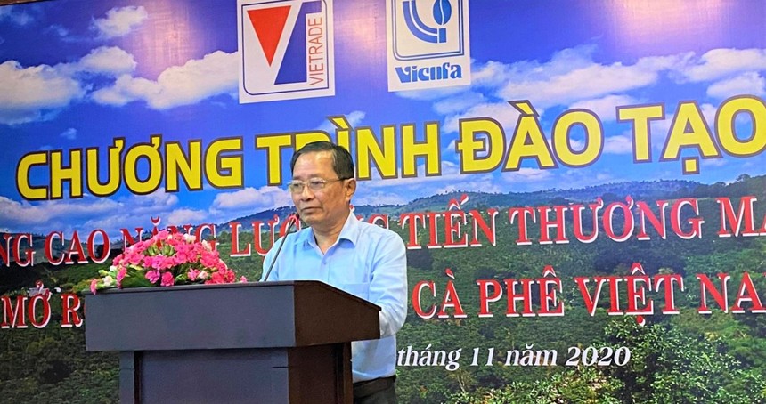 Ông Nguyễn Nam Hải, Phó Chủ tịch thường trực Hiệp hội cà phê ca cao Việt Nam chia sẻ thông tin tại Chương trình đào tạo nâng cao năng lực xúc tiến thương mại và mở rộng thị trường xuất khẩu cho ngành cà phê Việt Nam, được tổ chức tại TP Hồ Chí Minh từ ngày 12 -13/11.