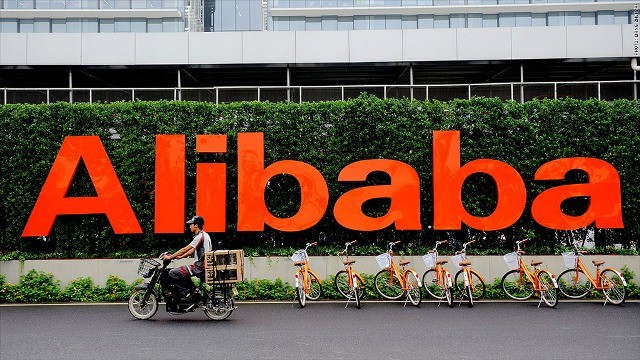 Chỉ trong một ngày 11/11, người tiêu dùng Trung Quốc đã chi tổng cộng 268,4 tỷ NDT, tương đương 38,4 tỷ USD, xác lập kỷ lục mới cho sự kiện mua sắm 24 giờ của ông lớn Alibaba. Kết quả này tăng gần 26% so với 213,5 tỷ NDT, khoảng 30,8 tỷ USD vào ngày này năm ngoái