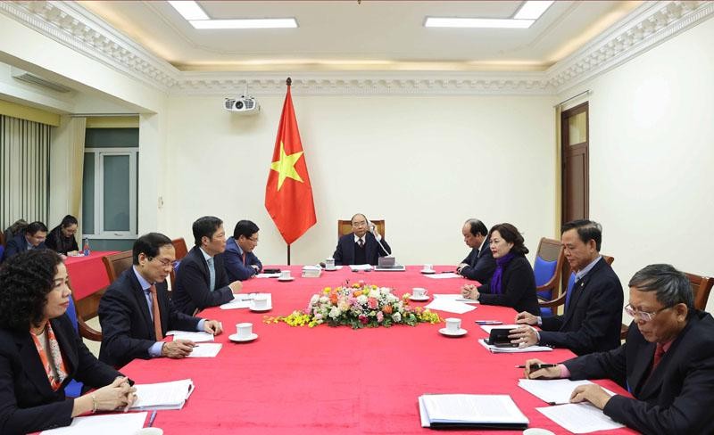 Thủ tướng Nguyễn Xuân Phúc điện đàm với Tổng thống Donald Trump từ Trụ sở Chính phủ