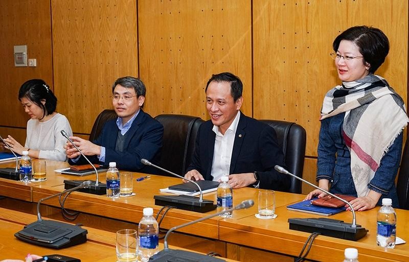 Ông Lê Hồng Hà (thứ ba từ trái sang) tại buổi làm việc thảo luận về tiềm năng phát triển hàng không cùng đại diện sân bay Quốc tế Fukuoka - Nhật Bản vào cuối tháng 12/2019. Ảnh: VNA